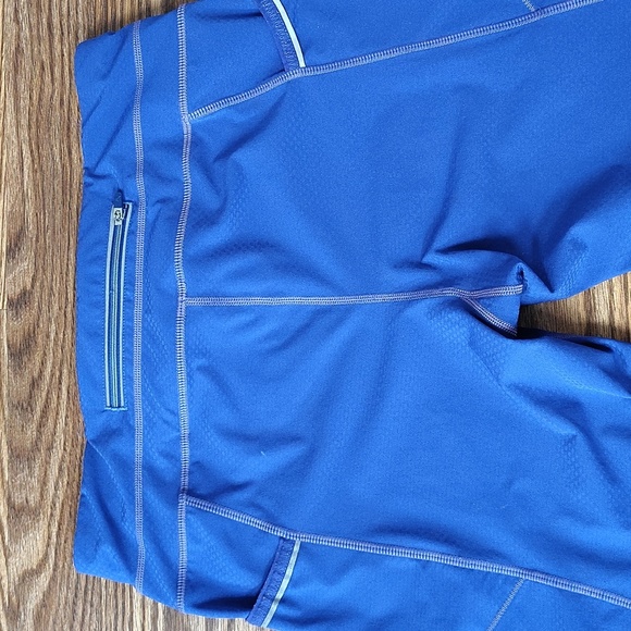 Athleta Ladies Capri Workout Leggings,  Size M,  Royal Purple Workout Capri - Picture 9 of 10
